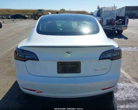 Белый Тесла Модель 3, объемом двигателя 0 л и пробегом 38 тыс. км за 10300 $, фото 4 на Automoto.ua