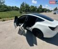 Белый Тесла Модель 3, объемом двигателя 0 л и пробегом 65 тыс. км за 22299 $, фото 6 на Automoto.ua