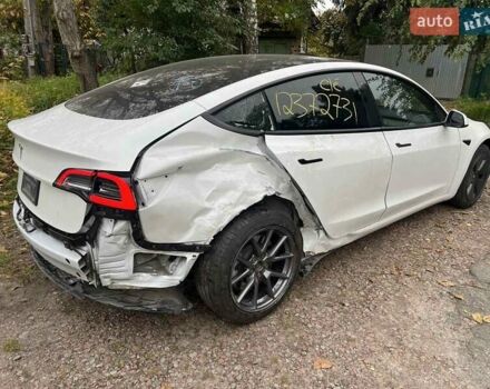 Тесла Модель 3 2022 у Києві на Automoto.ua Білий Тесла Модель 3, об'ємом двигуна 0 л та пробігом 64 тис. км за 14700 $, фото 20 на Automoto.ua