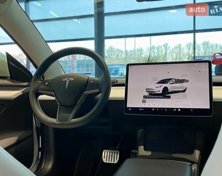Белый Тесла Модель 3, объемом двигателя 0 л и пробегом 18 тыс. км за 28999 $, фото 22 на Automoto.ua