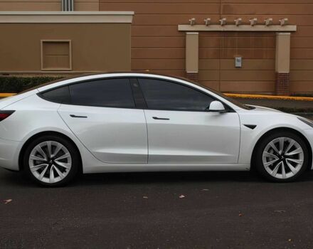 Белый Тесла Модель 3, объемом двигателя 0 л и пробегом 29 тыс. км за 9100 $, фото 7 на Automoto.ua