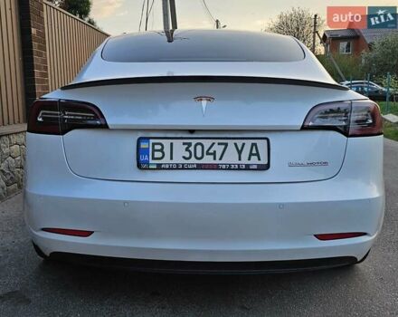 Белый Тесла Модель 3, объемом двигателя 0 л и пробегом 48 тыс. км за 21499 $, фото 5 на Automoto.ua