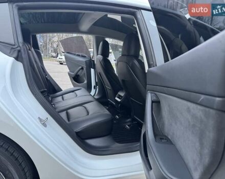 Белый Тесла Модель 3, объемом двигателя 0 л и пробегом 85 тыс. км за 21999 $, фото 23 на Automoto.ua