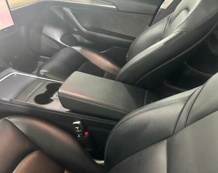 Белый Тесла Модель 3, объемом двигателя 0 л и пробегом 125 тыс. км за 22000 $, фото 21 на Automoto.ua