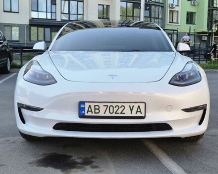 Білий Тесла Модель 3, об'ємом двигуна 0 л та пробігом 49 тис. км за 23800 $, фото 3 на Automoto.ua