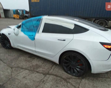 Белый Тесла Модель 3, объемом двигателя 0 л и пробегом 40 тыс. км за 12500 $, фото 5 на Automoto.ua