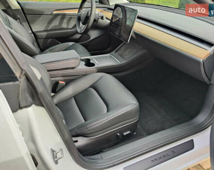 Белый Тесла Модель 3, объемом двигателя 0 л и пробегом 47 тыс. км за 15000 $, фото 9 на Automoto.ua