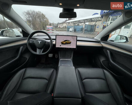 Білий Тесла Модель 3, об'ємом двигуна 0 л та пробігом 110 тис. км за 16900 $, фото 11 на Automoto.ua