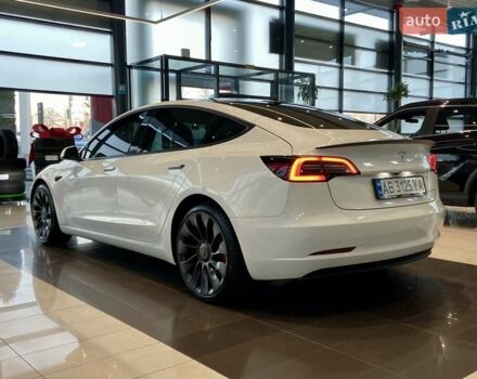 Белый Тесла Модель 3, объемом двигателя 0 л и пробегом 18 тыс. км за 28999 $, фото 6 на Automoto.ua