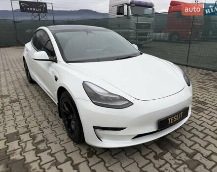 Білий Тесла Модель 3, об'ємом двигуна 0 л та пробігом 55 тис. км за 20200 $, фото 1 на Automoto.ua