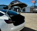 Білий Тесла Модель 3, об'ємом двигуна 0 л та пробігом 72 тис. км за 22100 $, фото 17 на Automoto.ua