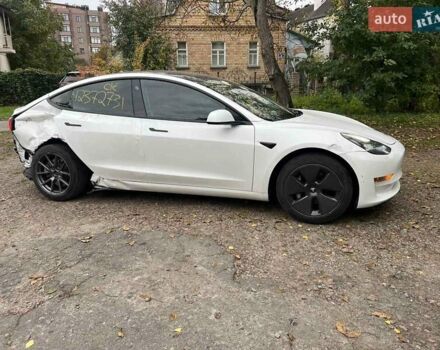 Тесла Модель 3 2022 в Киеве на Automoto.ua Белый Тесла Модель 3, объемом двигателя 0 л и пробегом 64 тыс. км за 14700 $, фото 30 на Automoto.ua