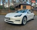 Білий Тесла Модель 3, об'ємом двигуна 0 л та пробігом 111 тис. км за 20700 $, фото 2 на Automoto.ua