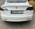 Белый Тесла Модель 3, объемом двигателя 0 л и пробегом 61 тыс. км за 20275 $, фото 3 на Automoto.ua