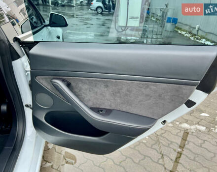 Білий Тесла Модель 3, об'ємом двигуна 0 л та пробігом 5 тис. км за 22500 $, фото 34 на Automoto.ua