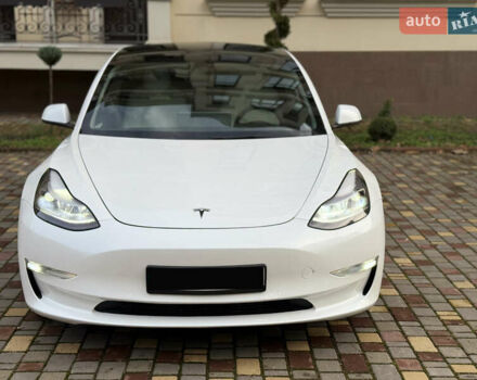 Белый Тесла Модель 3, объемом двигателя 0 л и пробегом 60 тыс. км за 22900 $, фото 2 на Automoto.ua