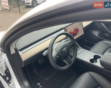 Белый Тесла Модель 3, объемом двигателя 0 л и пробегом 95 тыс. км за 22500 $, фото 25 на Automoto.ua