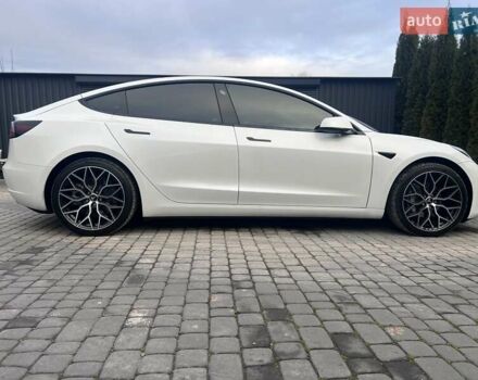 Белый Тесла Модель 3, объемом двигателя 0 л и пробегом 159 тыс. км за 19700 $, фото 3 на Automoto.ua