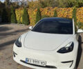 Білий Тесла Модель 3, об'ємом двигуна 0 л та пробігом 65 тис. км за 33500 $, фото 1 на Automoto.ua