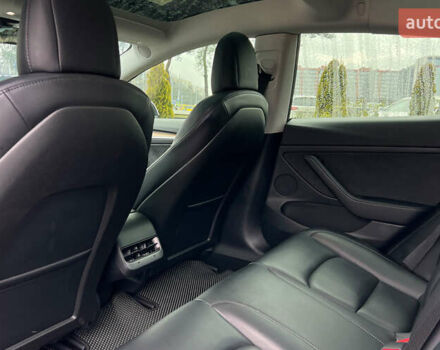 Білий Тесла Модель 3, об'ємом двигуна 0 л та пробігом 33 тис. км за 21300 $, фото 16 на Automoto.ua