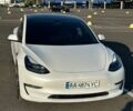Білий Тесла Модель 3, об'ємом двигуна 0 л та пробігом 122 тис. км за 23000 $, фото 1 на Automoto.ua