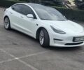 Білий Тесла Модель 3, об'ємом двигуна 0 л та пробігом 180 тис. км за 18794 $, фото 1 на Automoto.ua