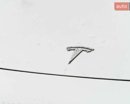 Білий Тесла Модель 3, об'ємом двигуна 0 л та пробігом 3 тис. км за 42000 $, фото 2 на Automoto.ua