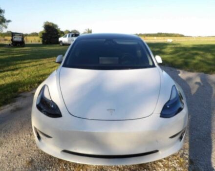 Белый Тесла Модель 3, объемом двигателя 0 л и пробегом 23 тыс. км за 18200 $, фото 1 на Automoto.ua