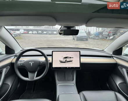 Белый Тесла Модель 3, объемом двигателя 0 л и пробегом 28 тыс. км за 19990 $, фото 25 на Automoto.ua