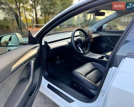 Білий Тесла Модель 3, об'ємом двигуна 0 л та пробігом 52 тис. км за 22000 $, фото 14 на Automoto.ua