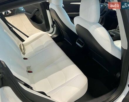 Белый Тесла Модель 3, объемом двигателя 0 л и пробегом 18 тыс. км за 28999 $, фото 33 на Automoto.ua