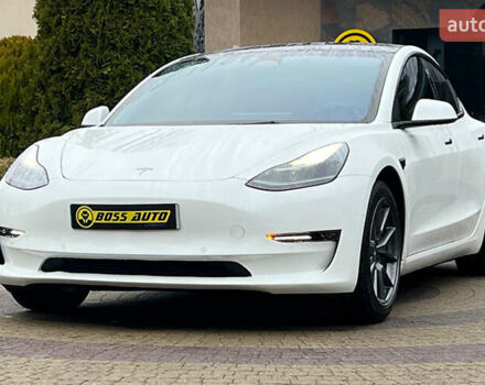 Білий Тесла Модель 3, об'ємом двигуна 0 л та пробігом 33 тис. км за 21300 $, фото 2 на Automoto.ua