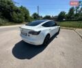 Белый Тесла Модель 3, объемом двигателя 0 л и пробегом 65 тыс. км за 22299 $, фото 3 на Automoto.ua