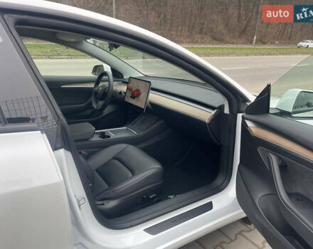 Белый Тесла Модель 3, объемом двигателя 0 л и пробегом 95 тыс. км за 22500 $, фото 17 на Automoto.ua
