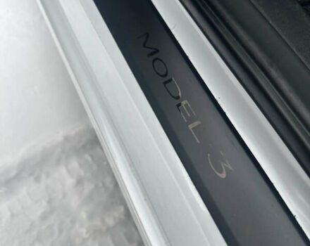 Белый Тесла Модель 3, объемом двигателя 0 л и пробегом 62 тыс. км за 23500 $, фото 9 на Automoto.ua