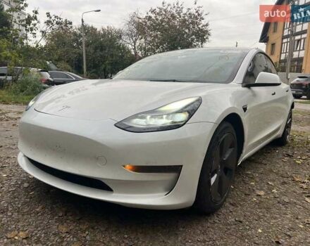 Тесла Модель 3 2022 в Киеве на Automoto.ua Белый Тесла Модель 3, объемом двигателя 0 л и пробегом 64 тыс. км за 14700 $, фото 1 на Automoto.ua