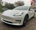 Тесла Модель 3 2022 в Киеве на Automoto.ua Белый Тесла Модель 3, объемом двигателя 0 л и пробегом 64 тыс. км за 14700 $, фото 1 на Automoto.ua
