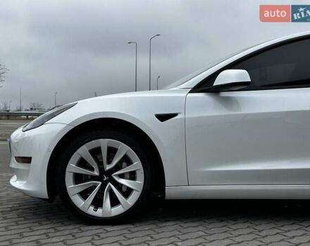 Белый Тесла Модель 3, объемом двигателя 0 л и пробегом 35 тыс. км за 24699 $, фото 5 на Automoto.ua