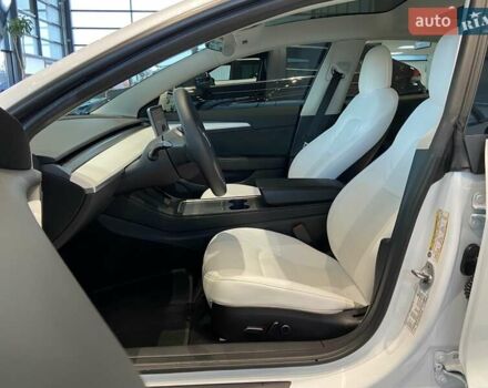 Белый Тесла Модель 3, объемом двигателя 0 л и пробегом 18 тыс. км за 28999 $, фото 17 на Automoto.ua