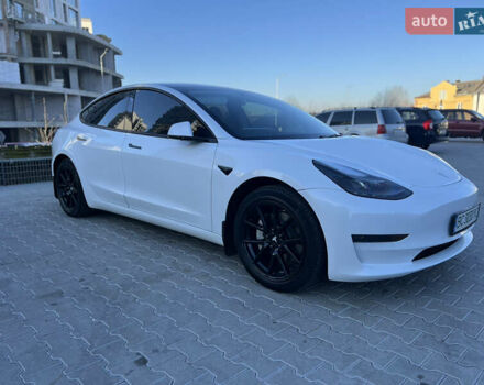 Білий Тесла Модель 3, об'ємом двигуна 0 л та пробігом 33 тис. км за 23900 $, фото 3 на Automoto.ua