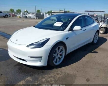 Белый Тесла Модель 3, объемом двигателя 0 л и пробегом 38 тыс. км за 10300 $, фото 2 на Automoto.ua