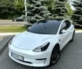 Білий Тесла Модель 3, об'ємом двигуна 0 л та пробігом 44 тис. км за 23950 $, фото 4 на Automoto.ua