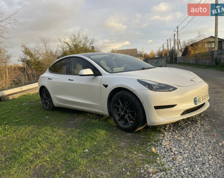 Білий Тесла Модель 3, об'ємом двигуна 0 л та пробігом 77 тис. км за 19000 $, фото 1 на Automoto.ua
