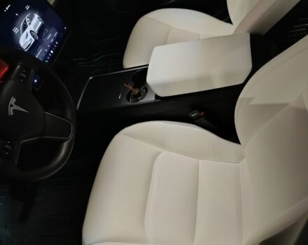 Білий Тесла Модель 3, об'ємом двигуна 0 л та пробігом 100 тис. км за 24500 $, фото 1 на Automoto.ua