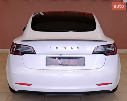 Білий Тесла Модель 3, об'ємом двигуна 0 л та пробігом 60 тис. км за 22900 $, фото 12 на Automoto.ua
