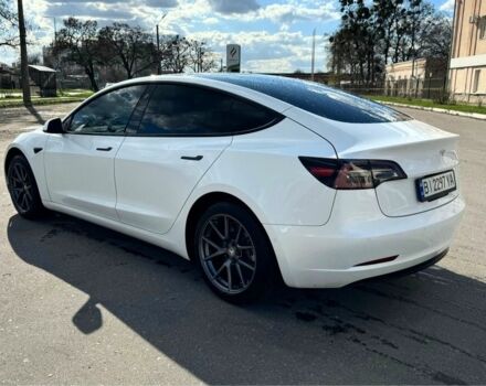 Білий Тесла Модель 3, об'ємом двигуна 0 л та пробігом 45 тис. км за 24999 $, фото 2 на Automoto.ua