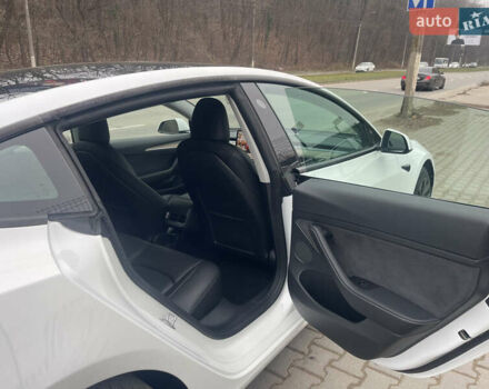 Белый Тесла Модель 3, объемом двигателя 0 л и пробегом 95 тыс. км за 22500 $, фото 14 на Automoto.ua