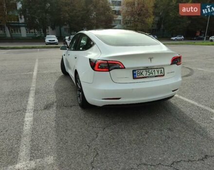 Белый Тесла Модель 3, объемом двигателя 0 л и пробегом 180 тыс. км за 20200 $, фото 15 на Automoto.ua