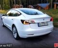 Білий Тесла Модель 3, об'ємом двигуна 0 л та пробігом 26 тис. км за 26500 $, фото 2 на Automoto.ua