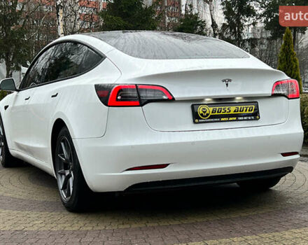 Білий Тесла Модель 3, об'ємом двигуна 0 л та пробігом 33 тис. км за 21300 $, фото 4 на Automoto.ua